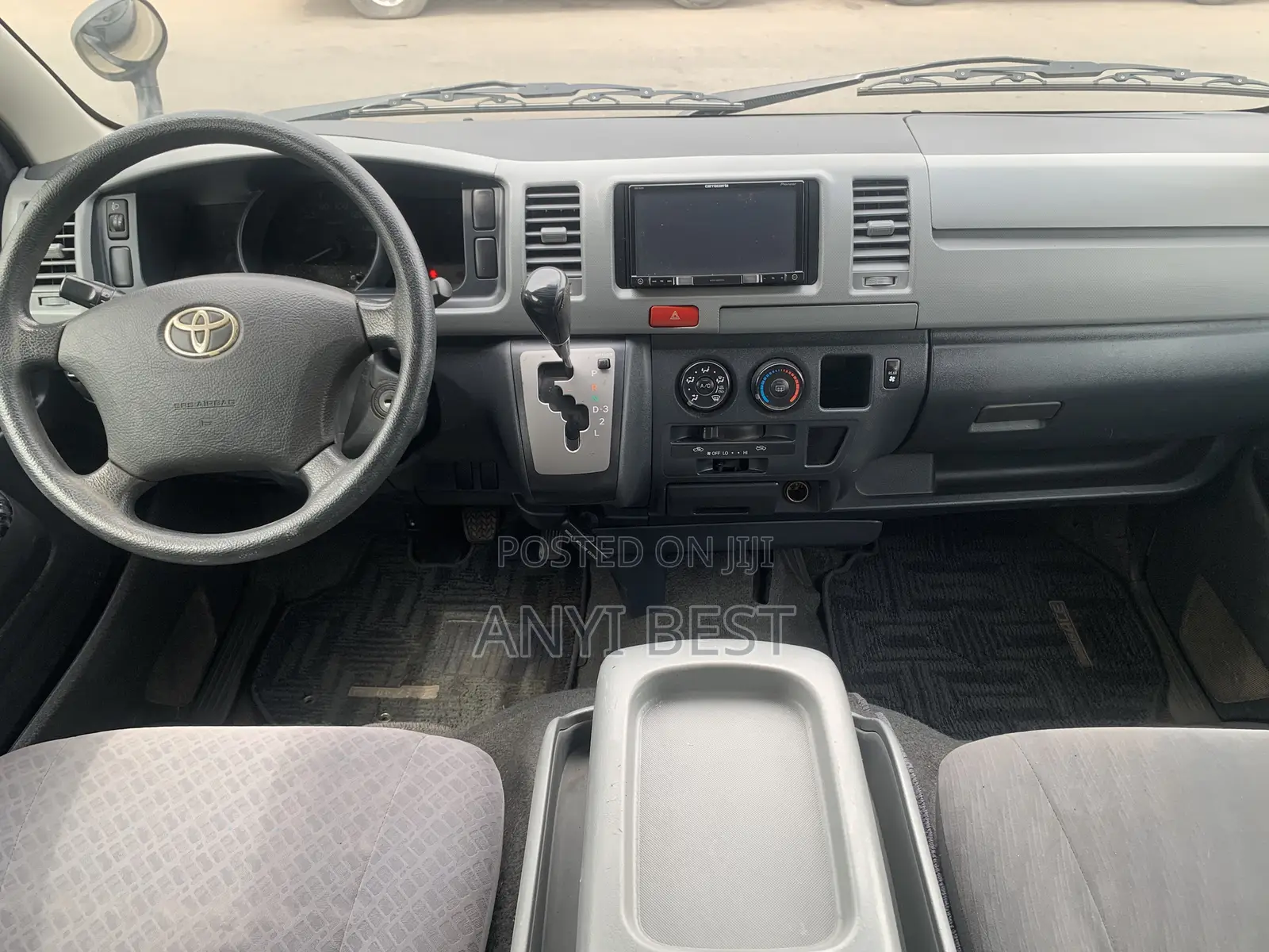 Toyota HiAce 2009 Black