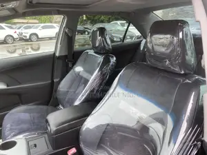 Toyota Camry SE 4dr Sedan (2.5L 4cyl 6A) 2013 Gray