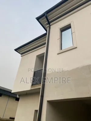 Mini Flat in Ago Palace for rent