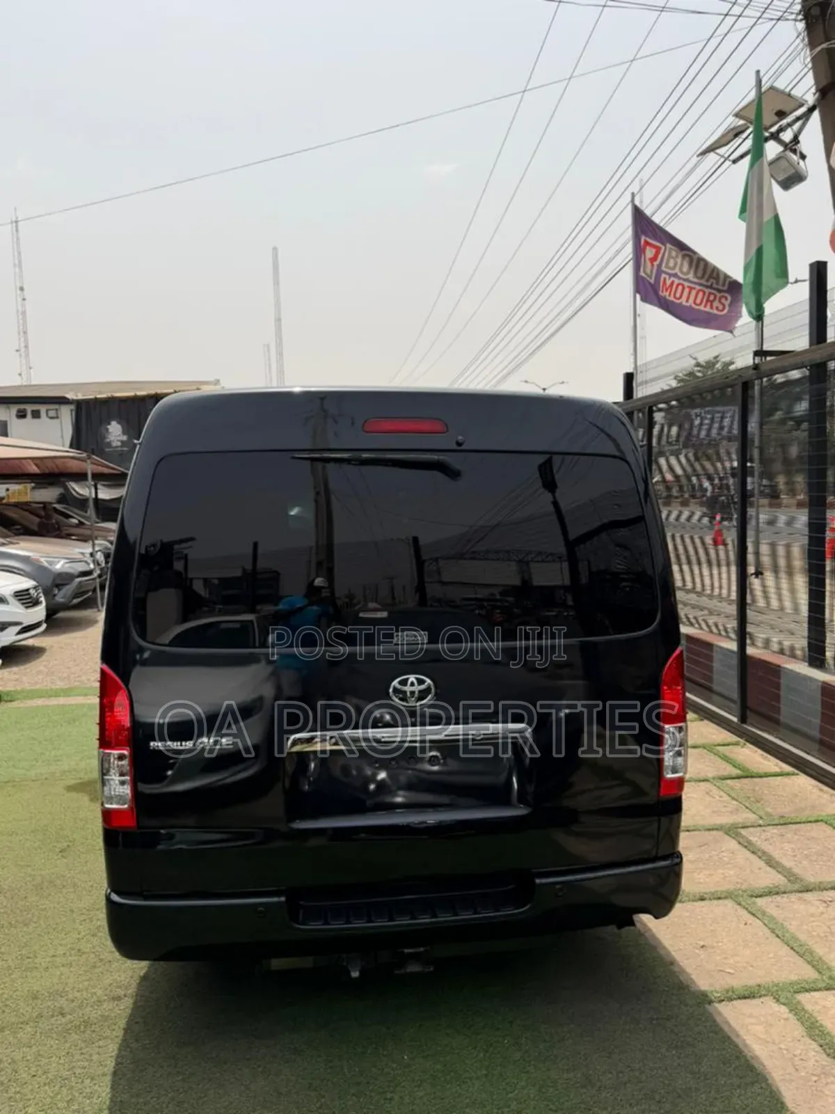 Toyota HiAce 2015 Black