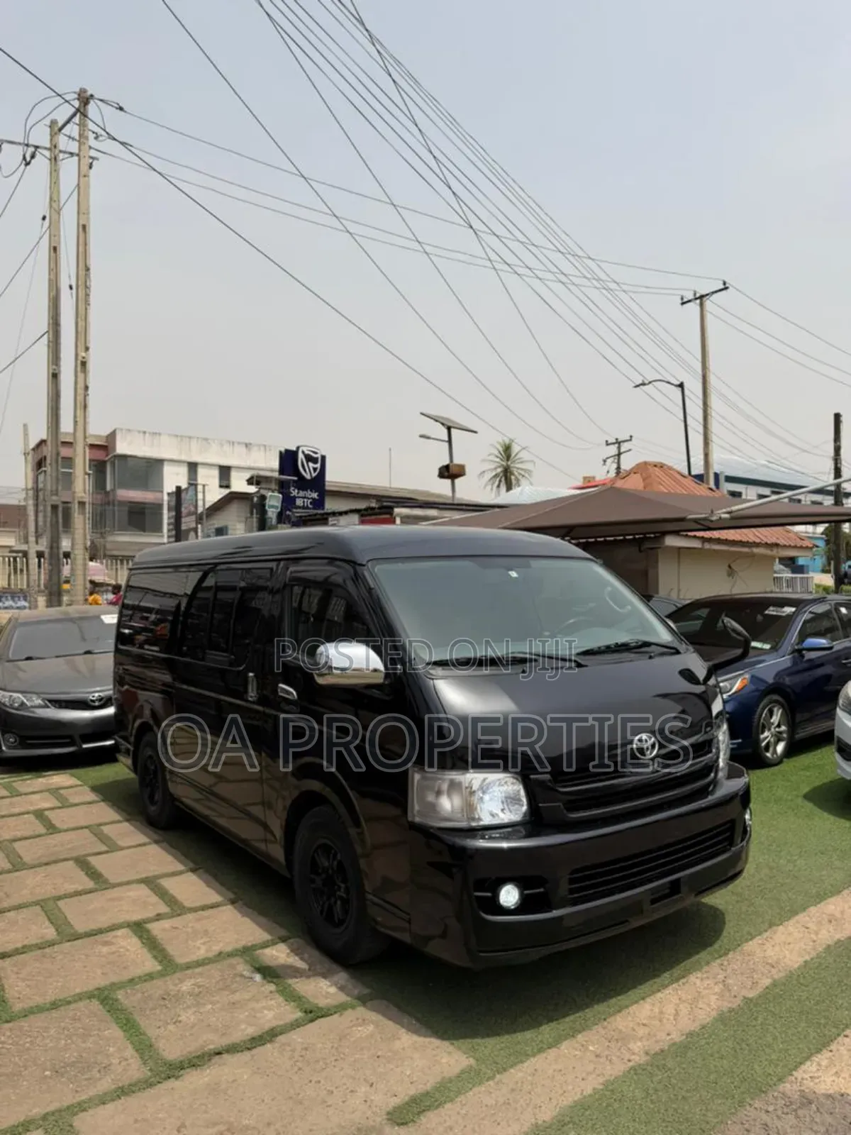 Toyota HiAce 2015 Black