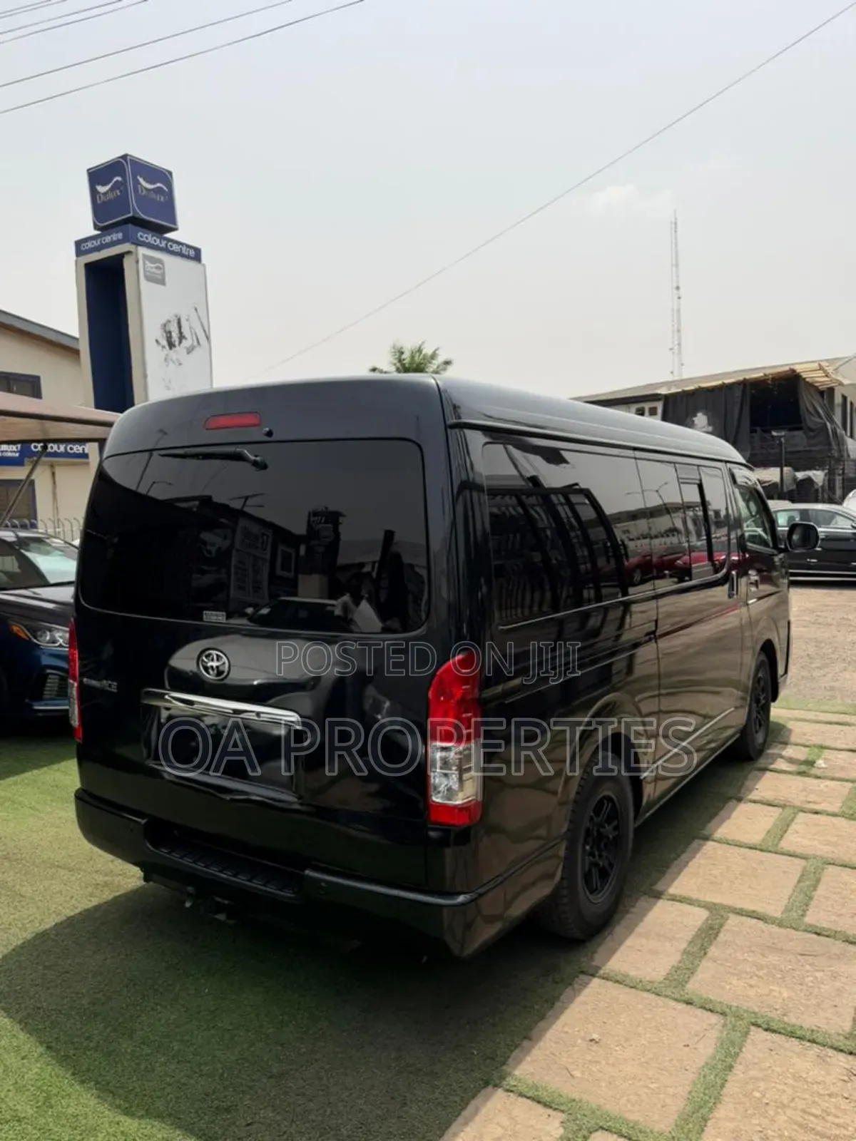 Toyota HiAce 2015 Black