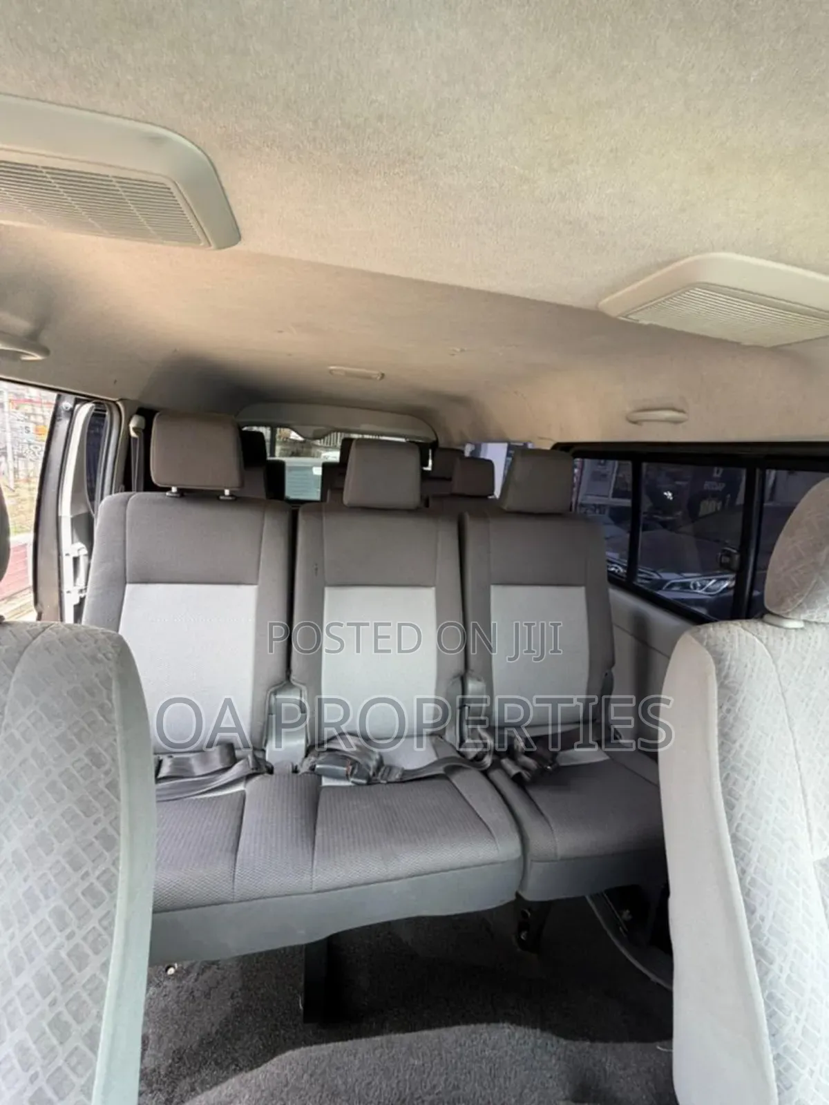Toyota HiAce 2015 Black