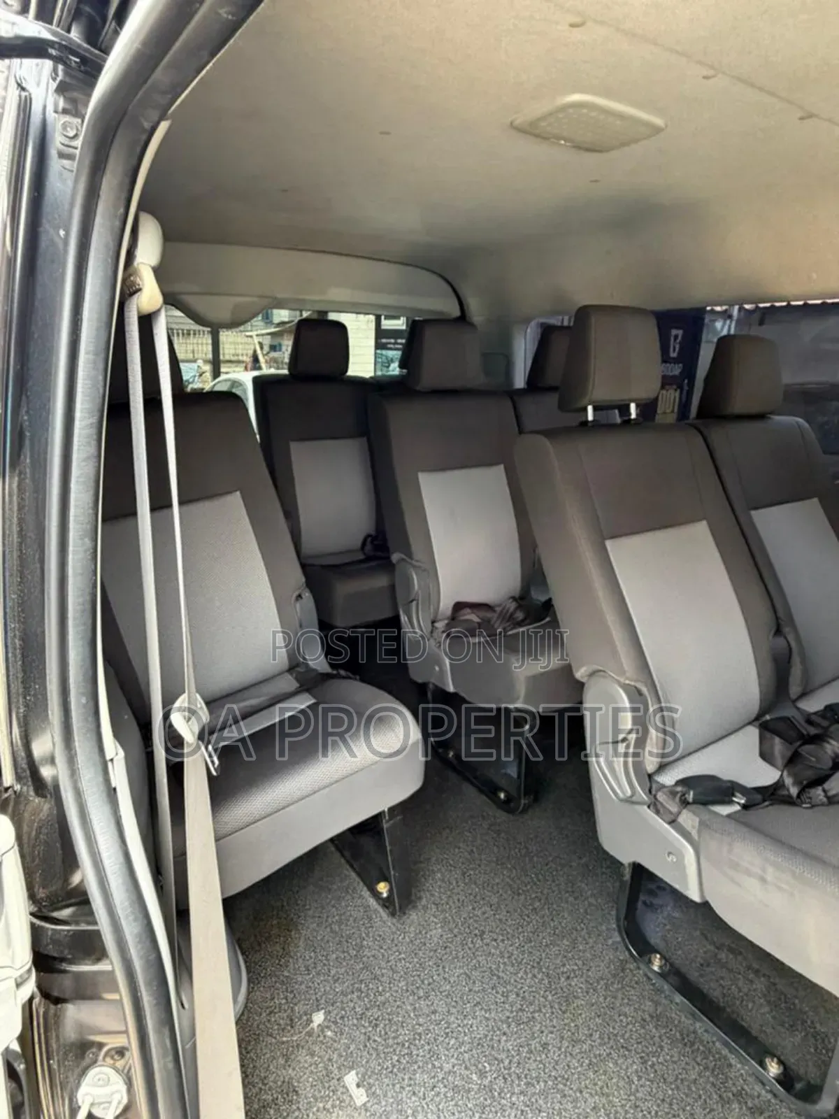 Toyota HiAce 2015 Black