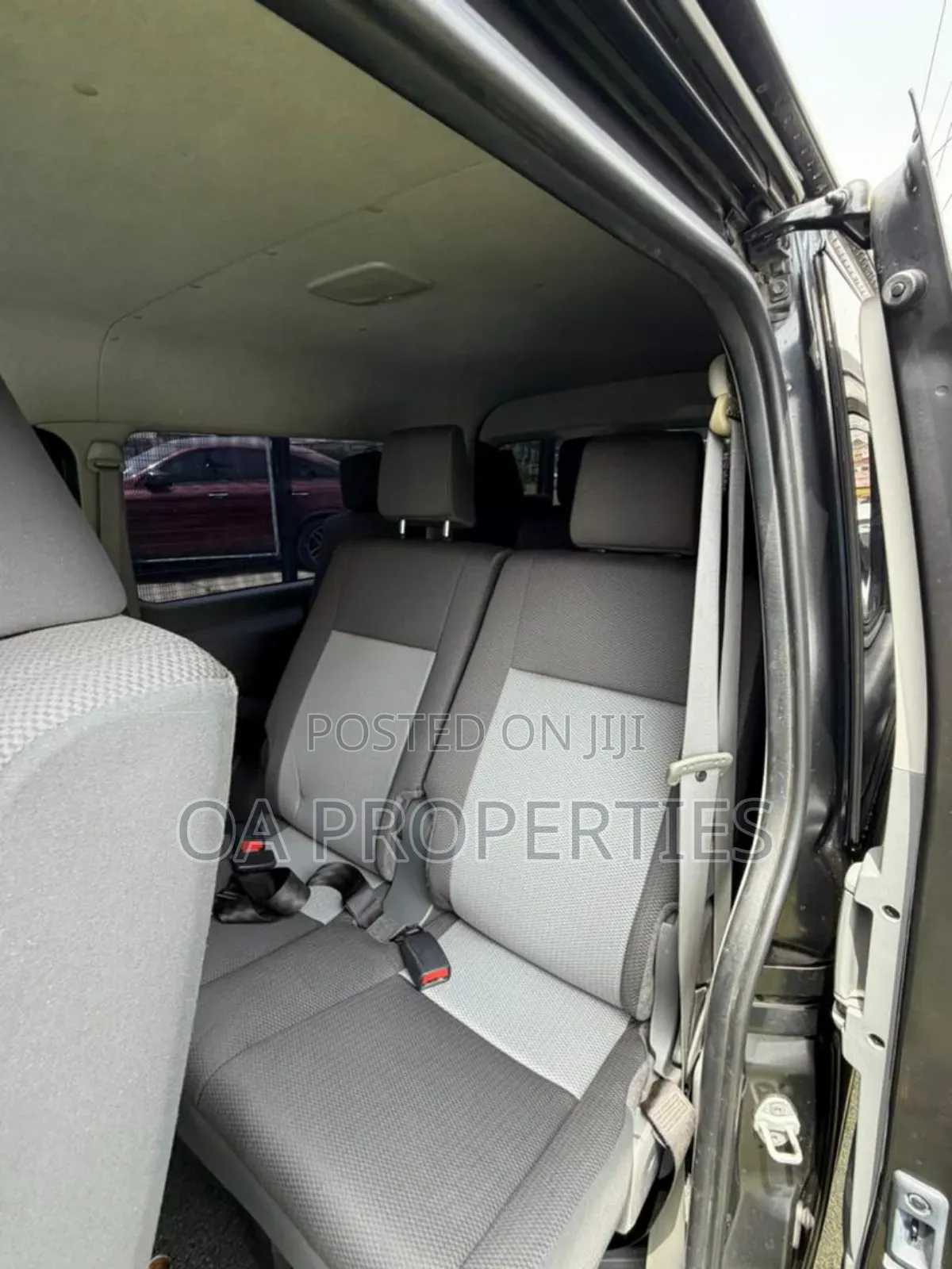 Toyota HiAce 2015 Black