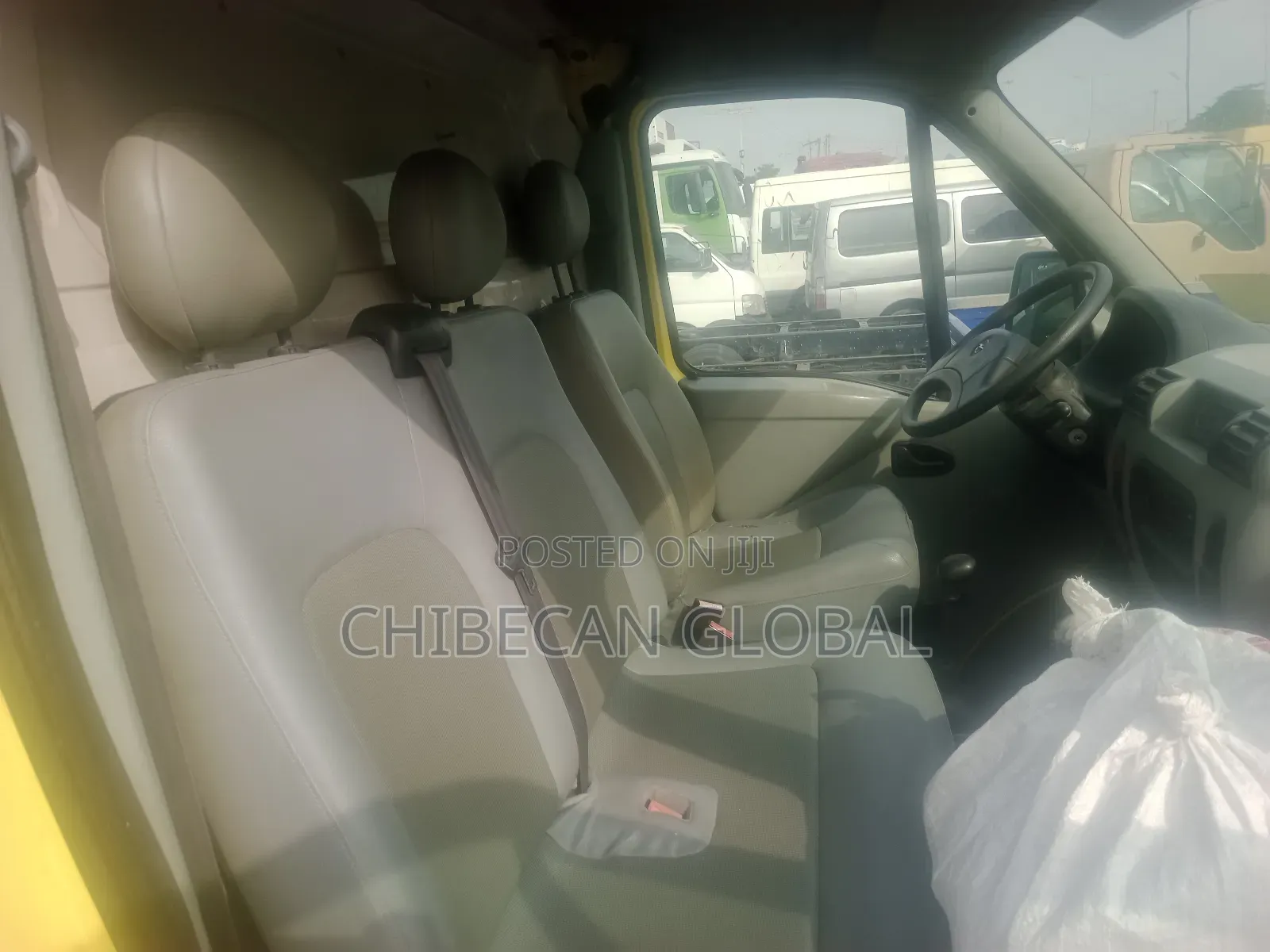 Opel Vivaro 2006 Yellow