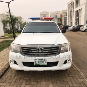 Toyota Hilux 2015 White