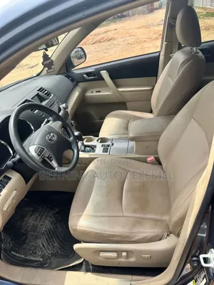 Toyota Highlander SE 2012 Gray
