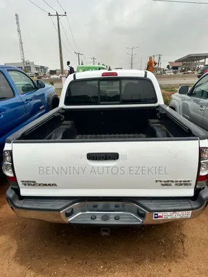 Toyota Tacoma PreRunner V6 4dr Double Cab 6.1 ft. SB (4.0L 6cyl 5A)