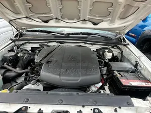 Toyota Tacoma PreRunner V6 4dr Double Cab 6.1 ft. SB (4.0L 6cyl 5A)