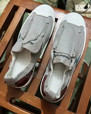 Renbenig 85 Sneakers: Gray