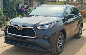 Toyota Highlander XLE 2022 Black