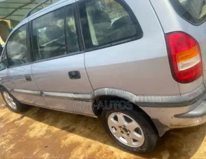 Opel Zafira 1.8 2004 Silver