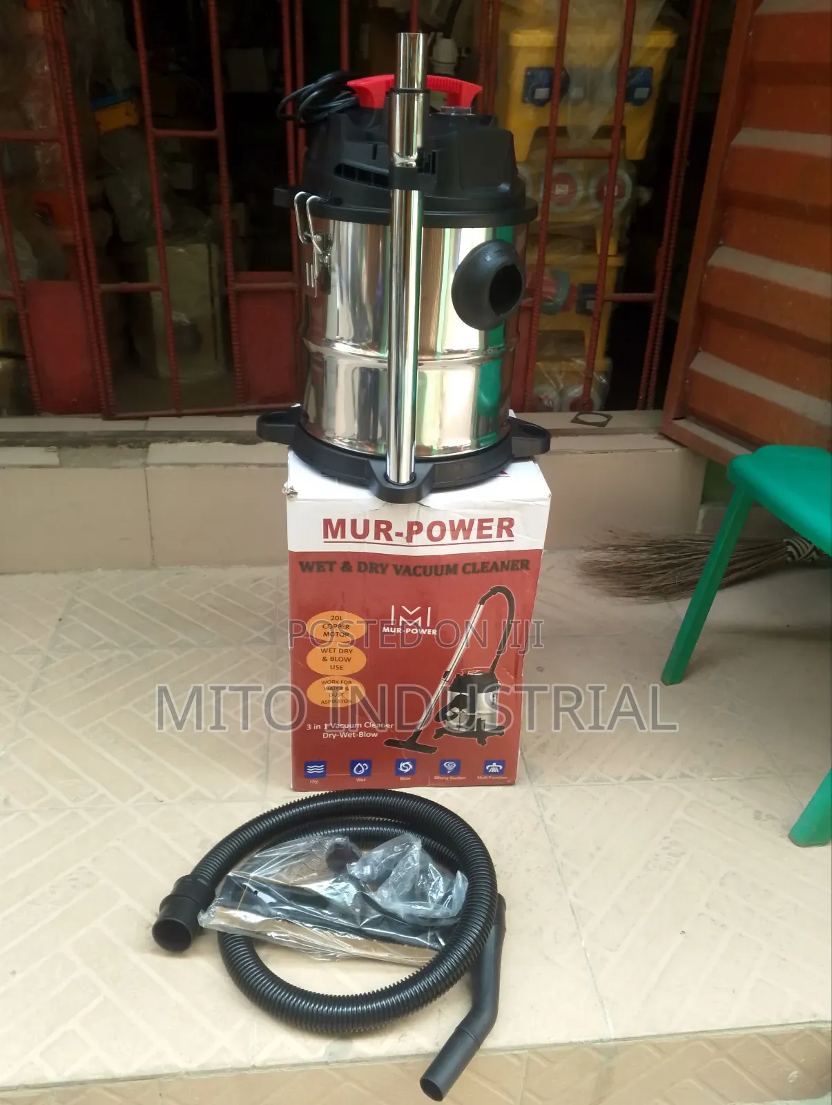 20l Mur-Power Vacuum Cleaner