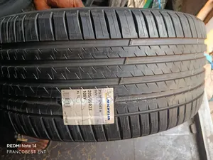 295/35r23 Michelin Tire