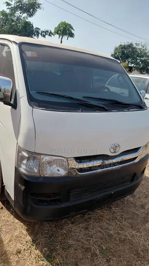 Toyota HiAce 2014 White