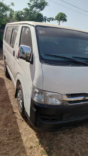Toyota HiAce 2014 White