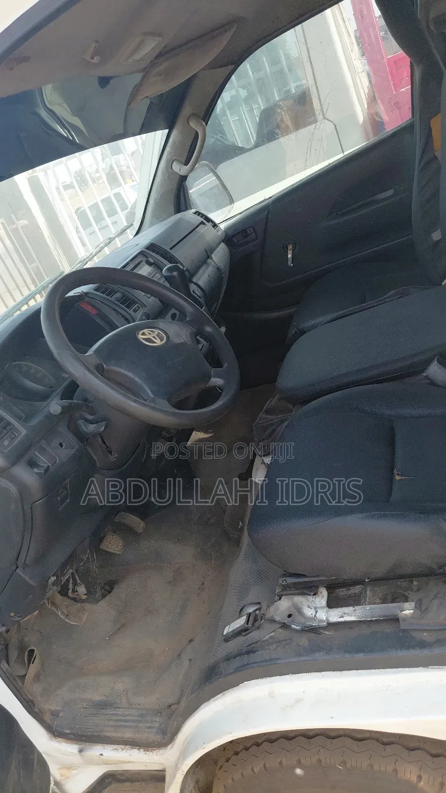 Toyota HiAce 2014 White