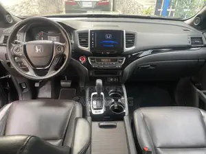 Honda Ridgeline Black Edition AWD Crew Cab 125.2 in. WB 2018 Black