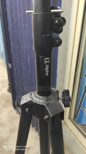 Alpha Speaker Stand