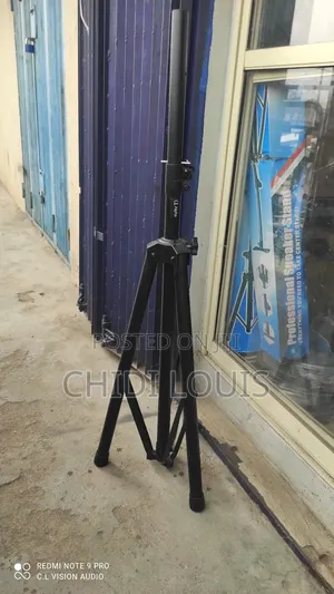 Alpha Speaker Stand