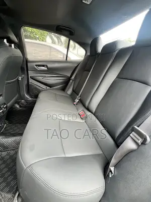 Toyota Corolla XLE 2022 Silver