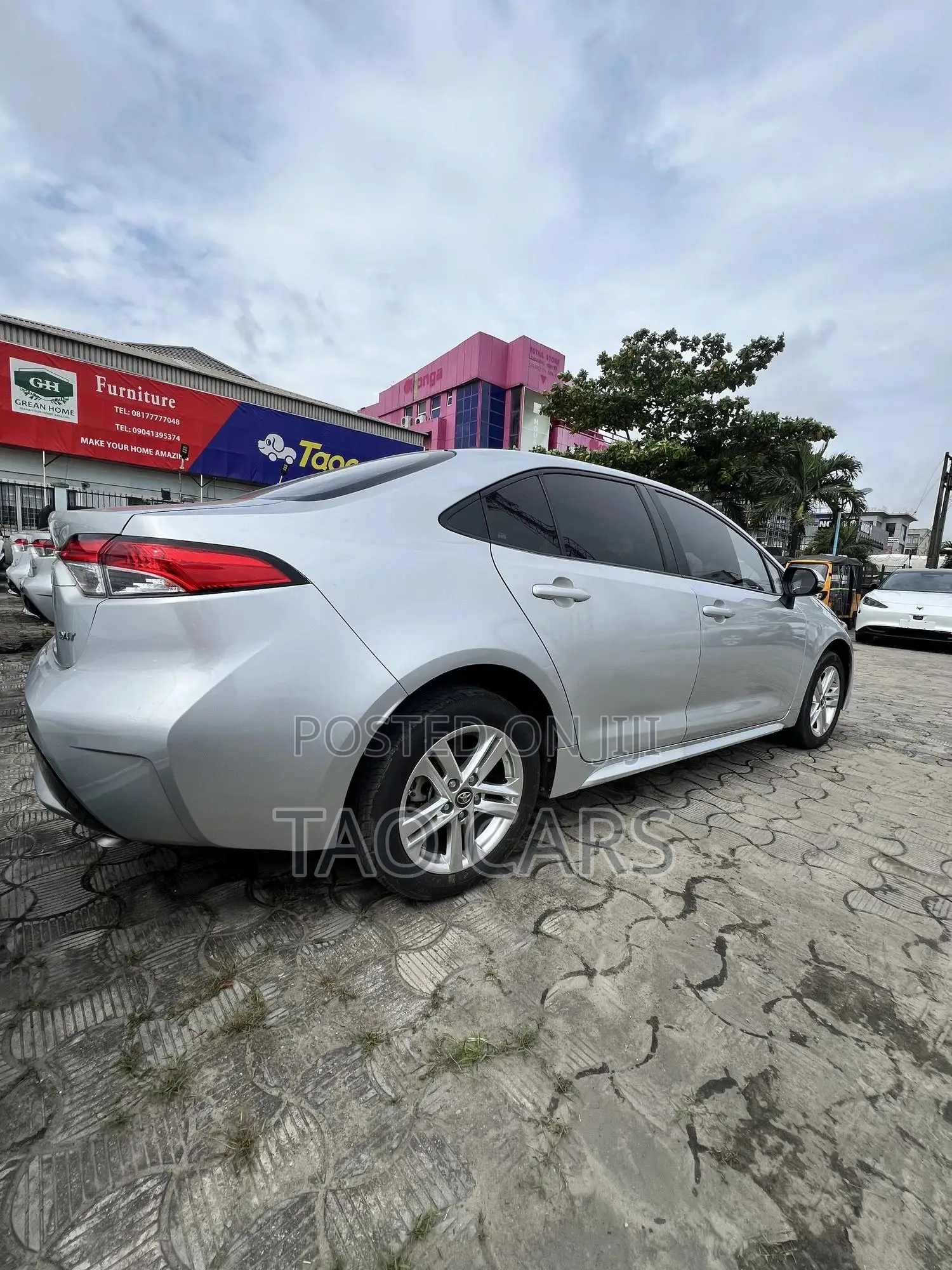 Toyota Corolla XLE 2022 Silver