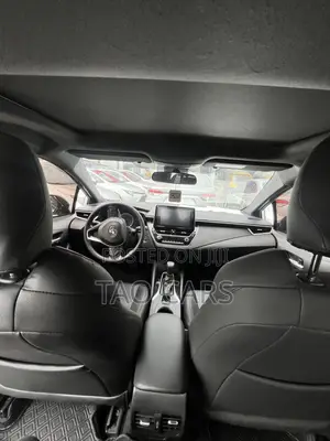 Toyota Corolla XLE 2022 Silver