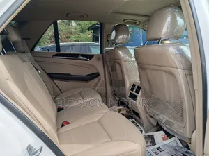 Mercedes-Benz M Class ML350 4MATIC 4dr SUV AWD (3.5L 6cyl 7A) 2014