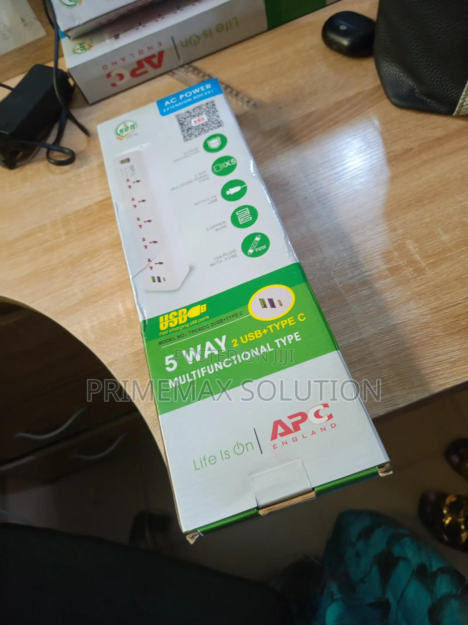 Say Goodbye to Plug Clutter – 5-Way Multi Socket