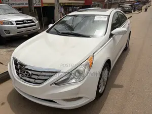 Hyundai Sonata Limited Sedan FWD (2.4L 4cyl 6A) 2011 White