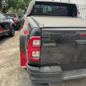 New Toyota Hilux 2025 Black