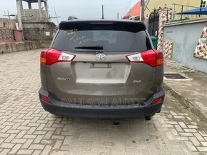 Toyota RAV4 XLE 4dr SUV (2.5L 4cyl 6A) 2014 Brown