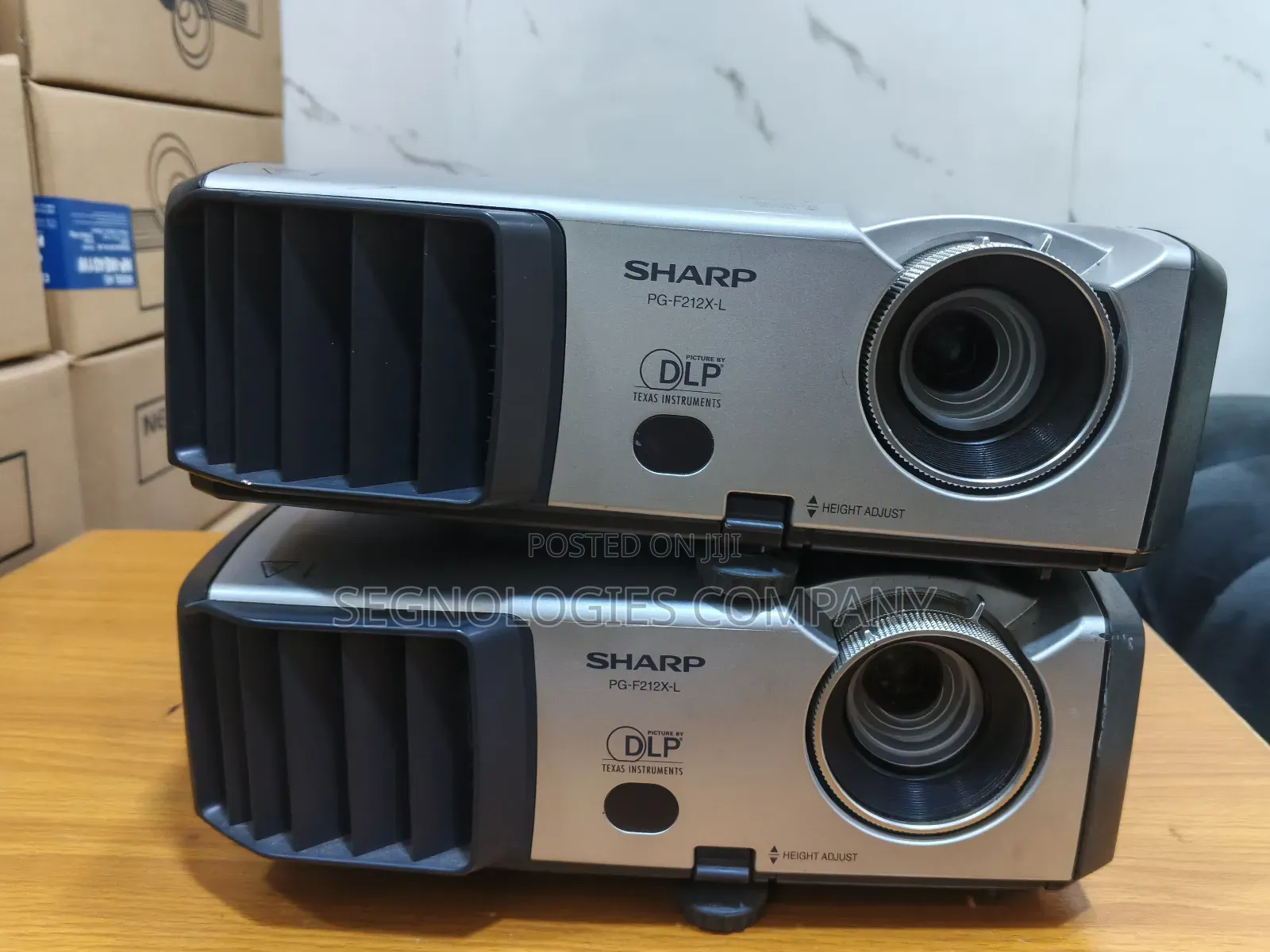 Sharp Pg-f212x-l Conference/Classroom Dlp Multimedia Projector