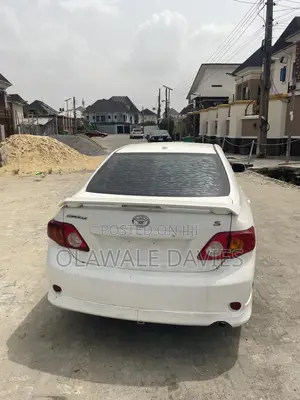 Toyota Corolla 2009 White