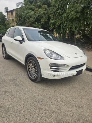 Porsche Cayenne 2012 White