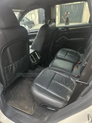 Porsche Cayenne 2012 White