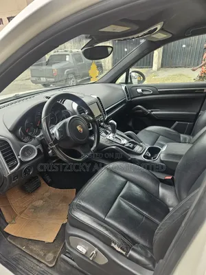 Porsche Cayenne 2012 White