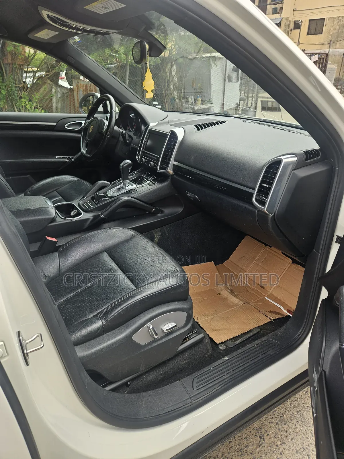Porsche Cayenne 2012 White