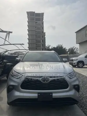 Toyota Highlander XSE AWD 2024 Silver