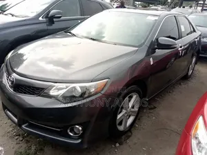 Toyota Camry SE V6 4dr Sedan (3.5L 6cyl 6A) 2013 Black