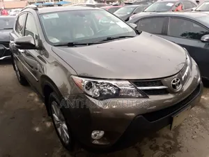 Toyota RAV4 Limited 4dr SUV AWD (2.5L 4cyl 6A) 2015 Gray