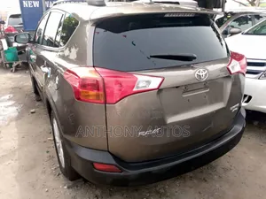 Toyota RAV4 Limited 4dr SUV AWD (2.5L 4cyl 6A) 2015 Gray