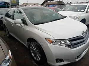 Toyota Venza V6 AWD 2010 White