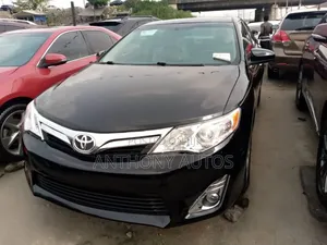 Toyota Camry XLE V6 4dr Sedan (3.5L 6cyl 6A) 2013 Black