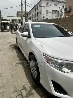 Toyota Camry LE 4dr Sedan (2.5L 4cyl 6A) 2013 White