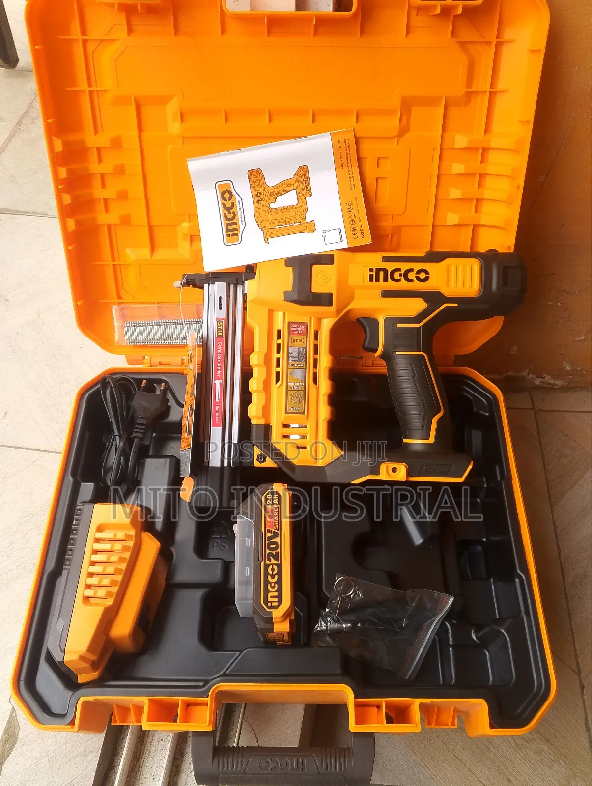 20v Lithium-Ion Cordless Brick Nailer Kit