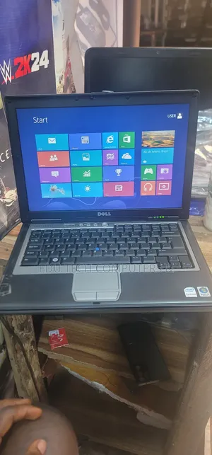 Laptop Dell 2GB HDD 72GB