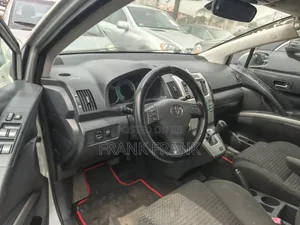 Toyota Verso 2011 Silver