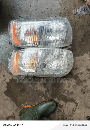 Headlight Ford Escape 2004